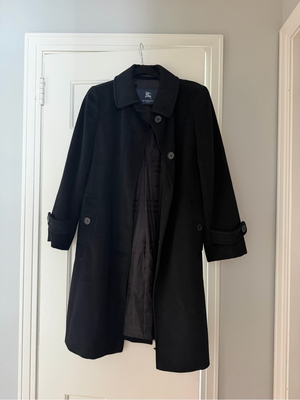 Burberry Black Single-Breasted Trench Coat USA small